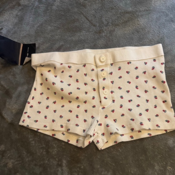 Brandy Melville red floral shorts - Picture 1 of 1